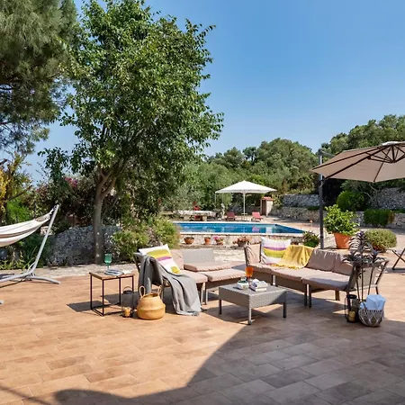 Vista Mare, Piscina E Parco Giochi 别墅 *